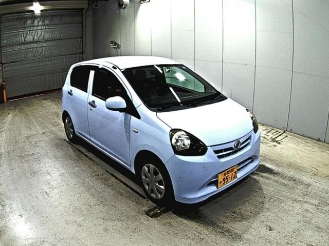 9040 DAIHATSU MIRA E S LA300S 2011 г. (LAA Okayama)